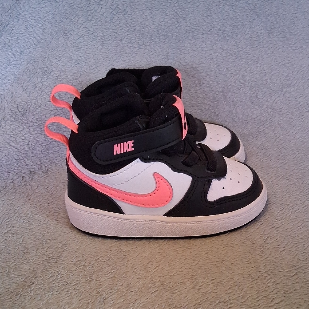 Nike Kids Black and Pink Sneakers